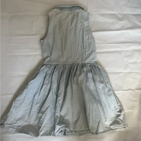 👗💙 Girls’ Faded Blue Denim Style Button Up Dress – Youth Size 12 💙👗 - Picture 2 of 9